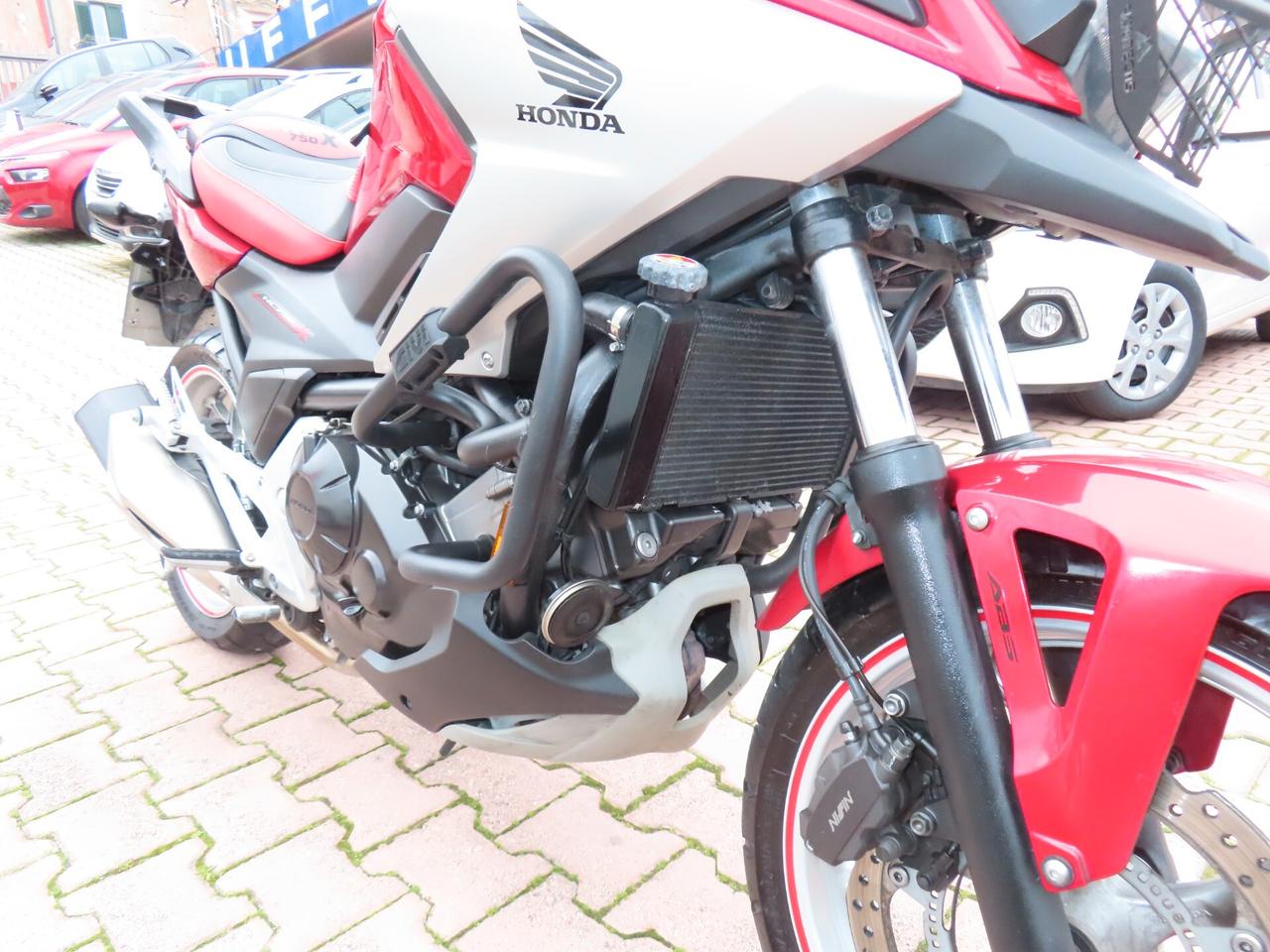 Honda NC 750X FULL 15.000 KM PARI AL NUOVO