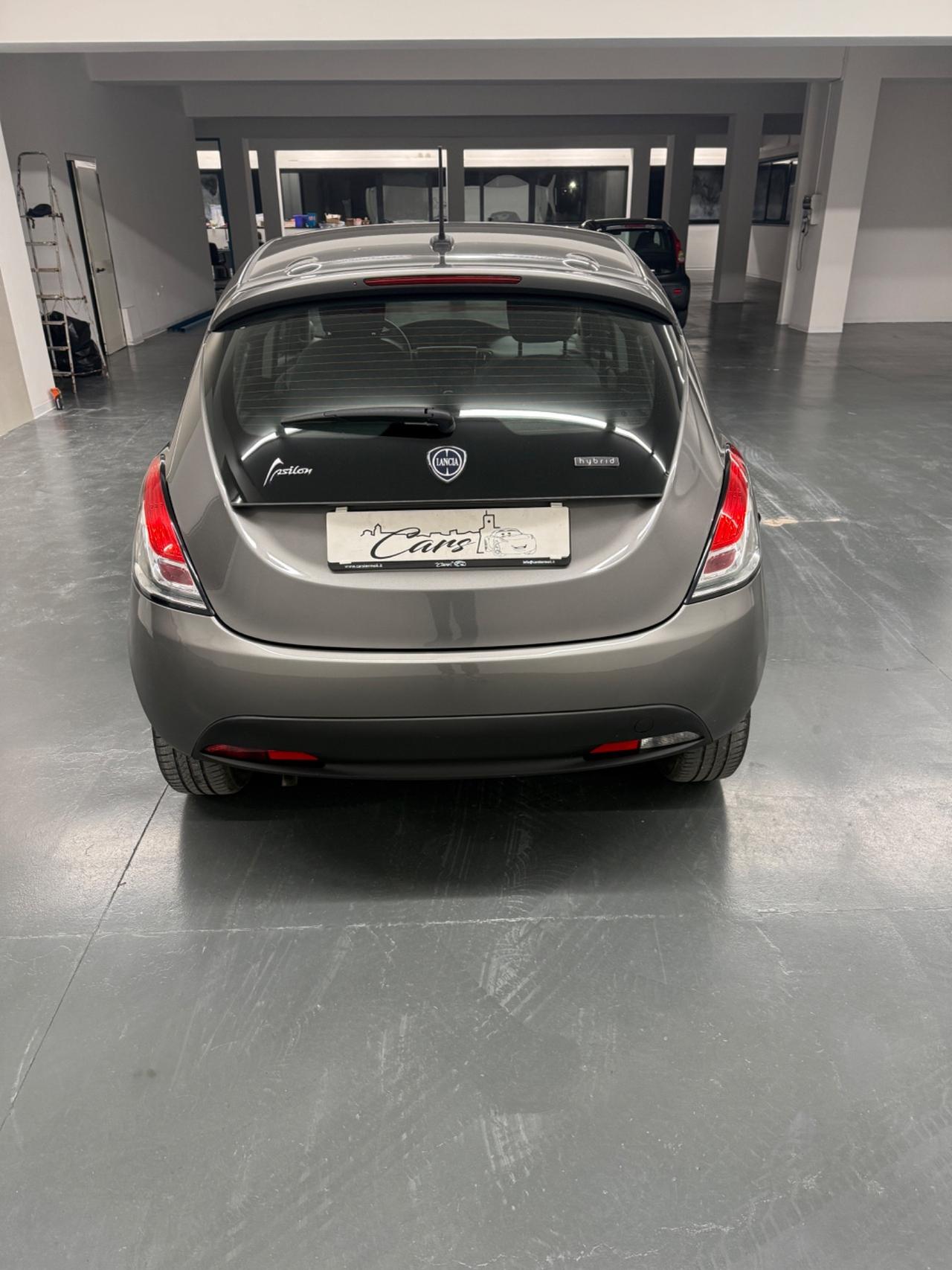 Lancia Ypsilon 1.0 FireFly 5 porte S&S Hybrid Ecochic A. Ferretti