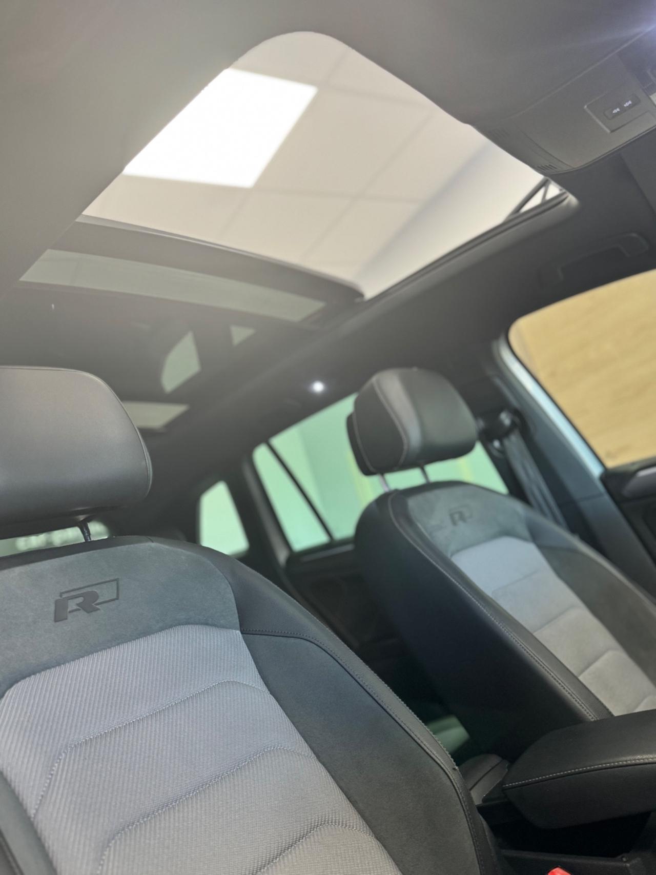 Volkswagen Tiguan R line 2.0 TDI SCR DSG BlueMotion Technology Tetto panoramico