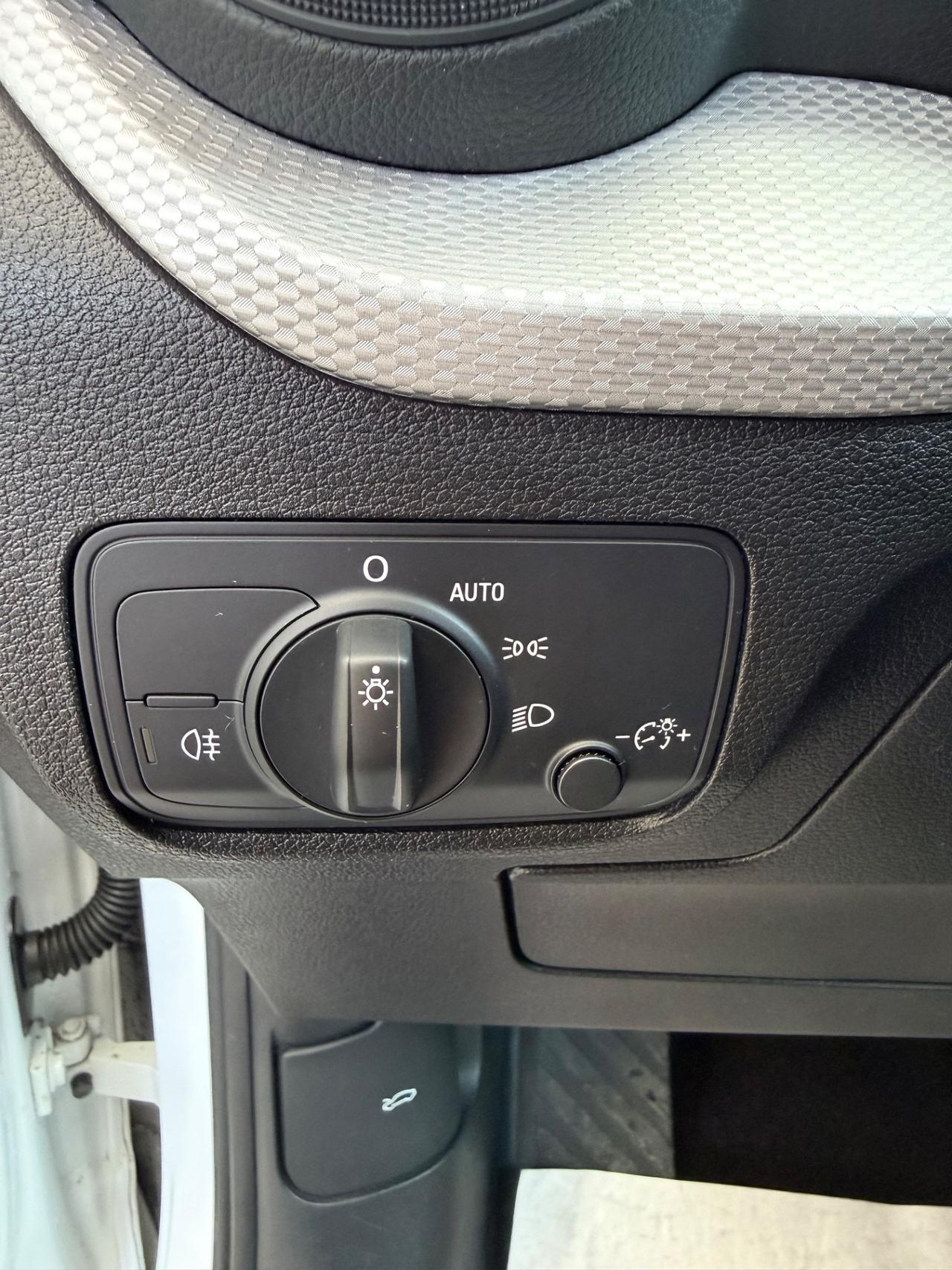 Audi Q2 30 TDI S tronic Identity Black