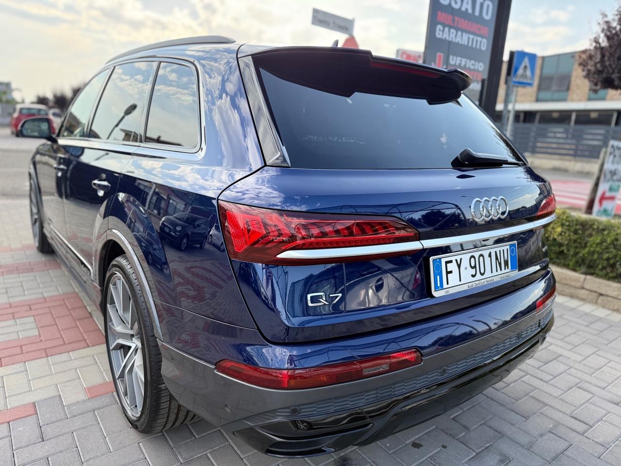 Audi Q7 50 TDI quattro tiptronic S-LINE Plus 7 POSTI