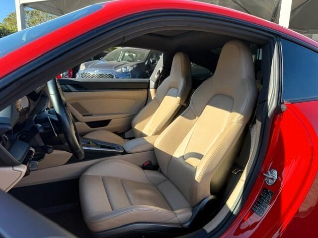 Porsche 911 Carrera