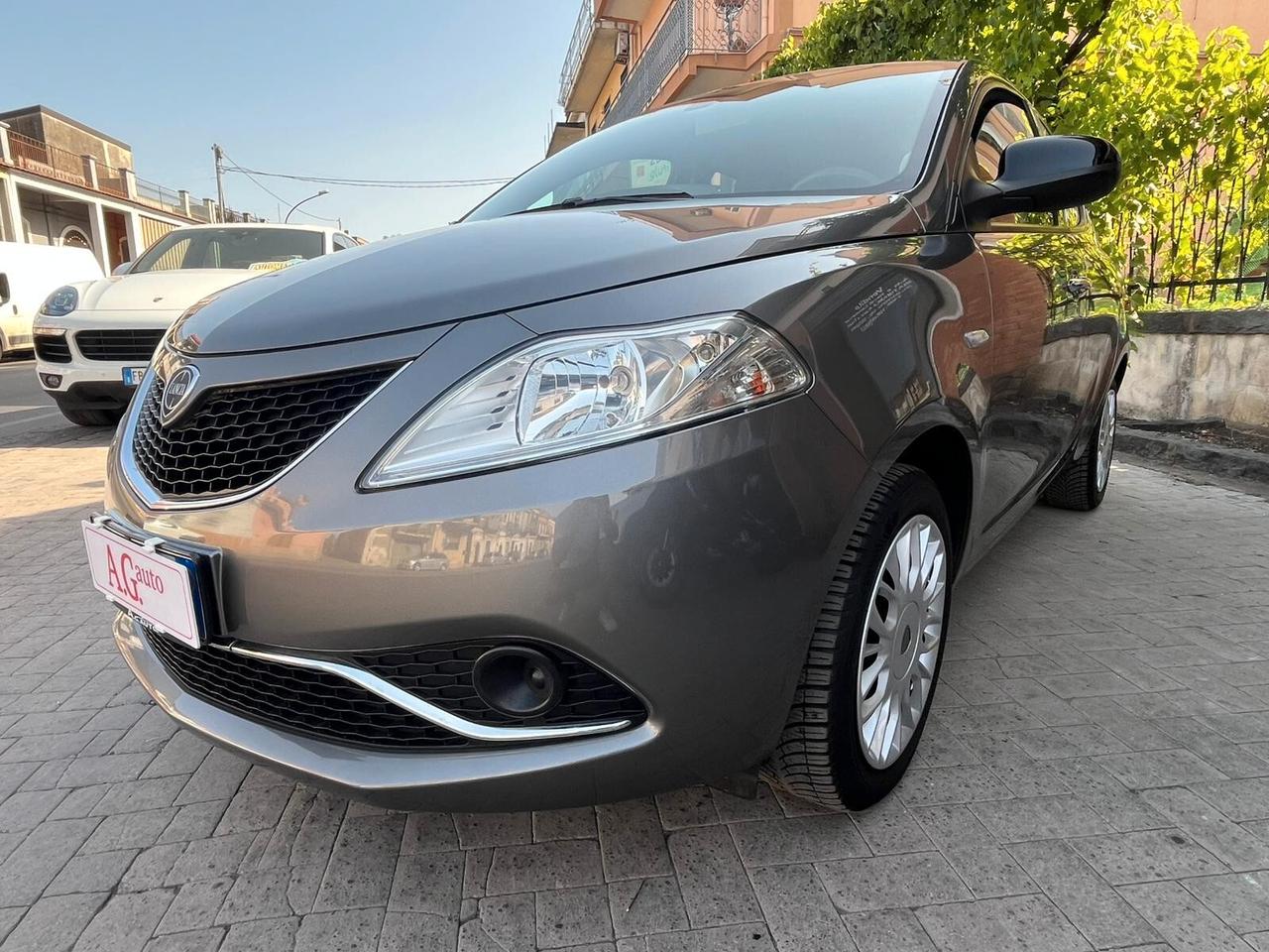 Lancia Ypsilon 1.2 FIRE 69 CV 5 porte Gold
