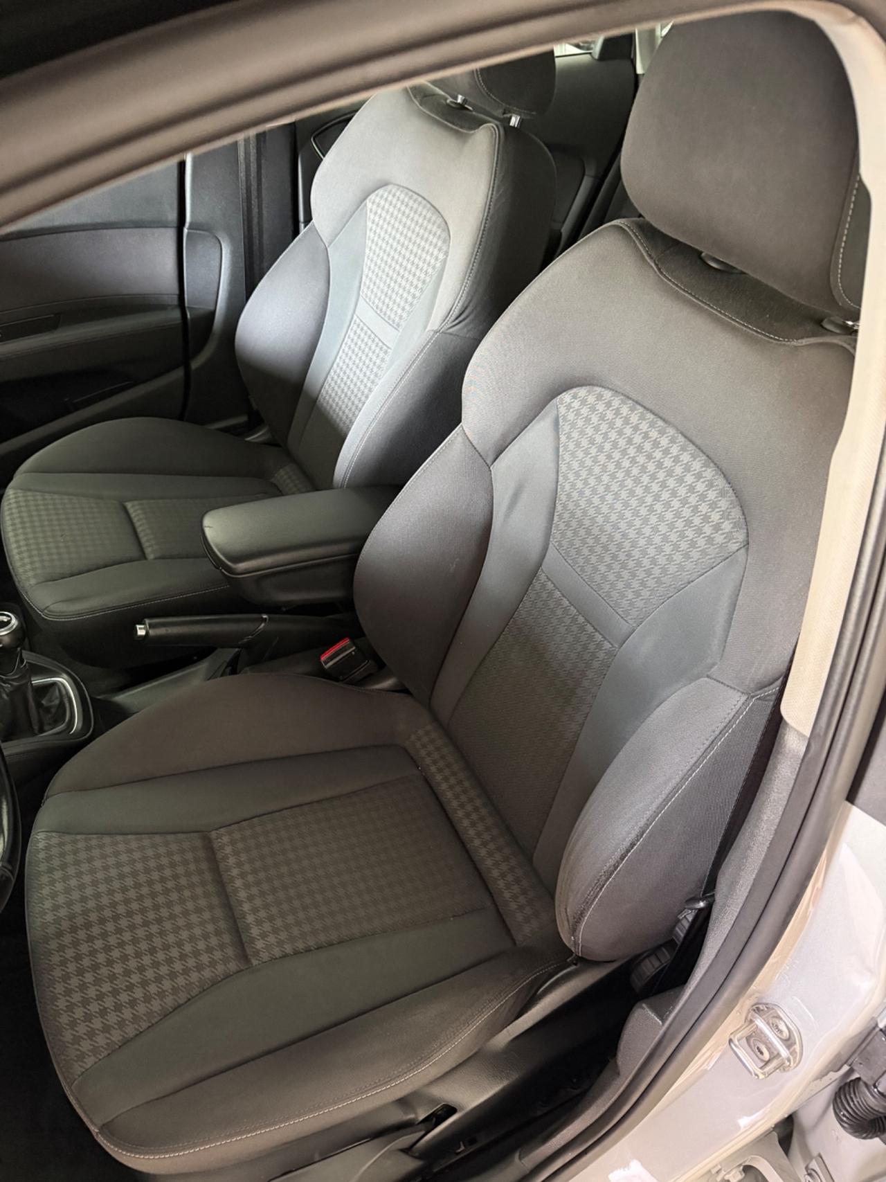 Audi A1 1.6 TDI S line edition plus