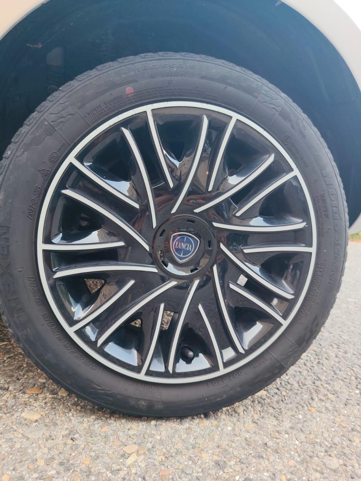 Lancia Ypsilon 1.2 69 CV 5 porte S&S Platinum