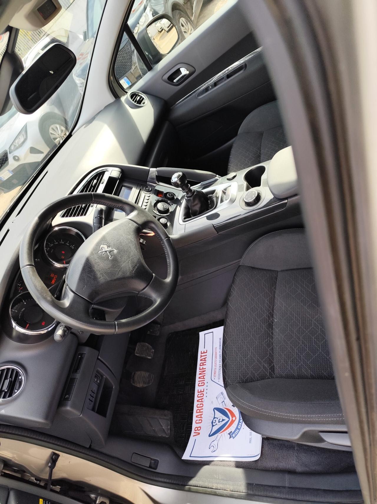 Peugeot 3008 1.6 HDi 115CV Business