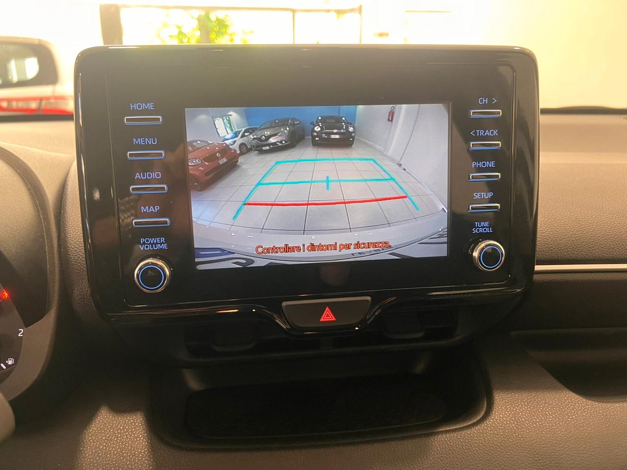 Toyota Yaris 1.5 Hybrid Business PREZZO REALE