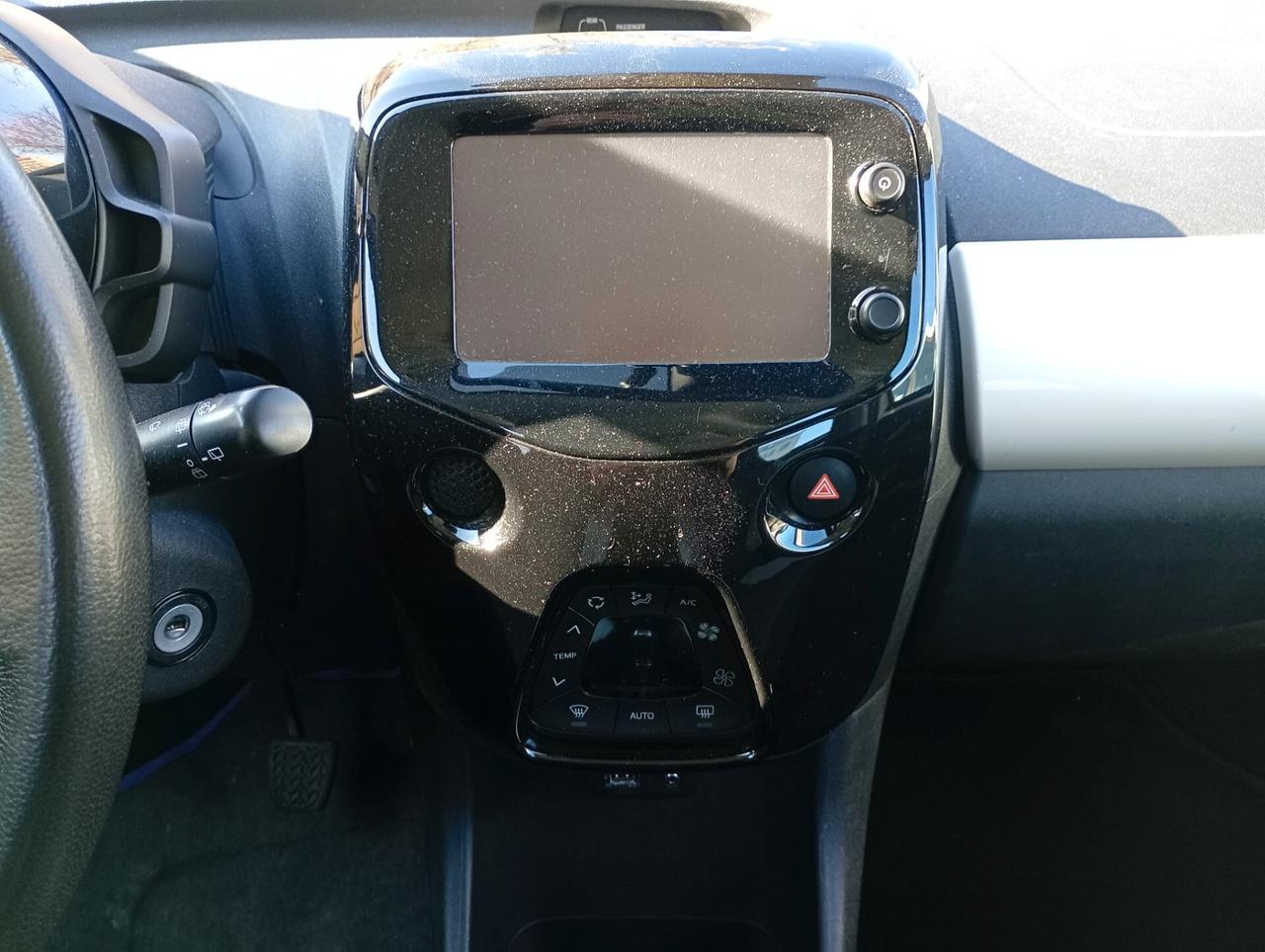 Toyota Aygo 1.0 VVT-i 69 CV 5 porte x-wave TSS MMT