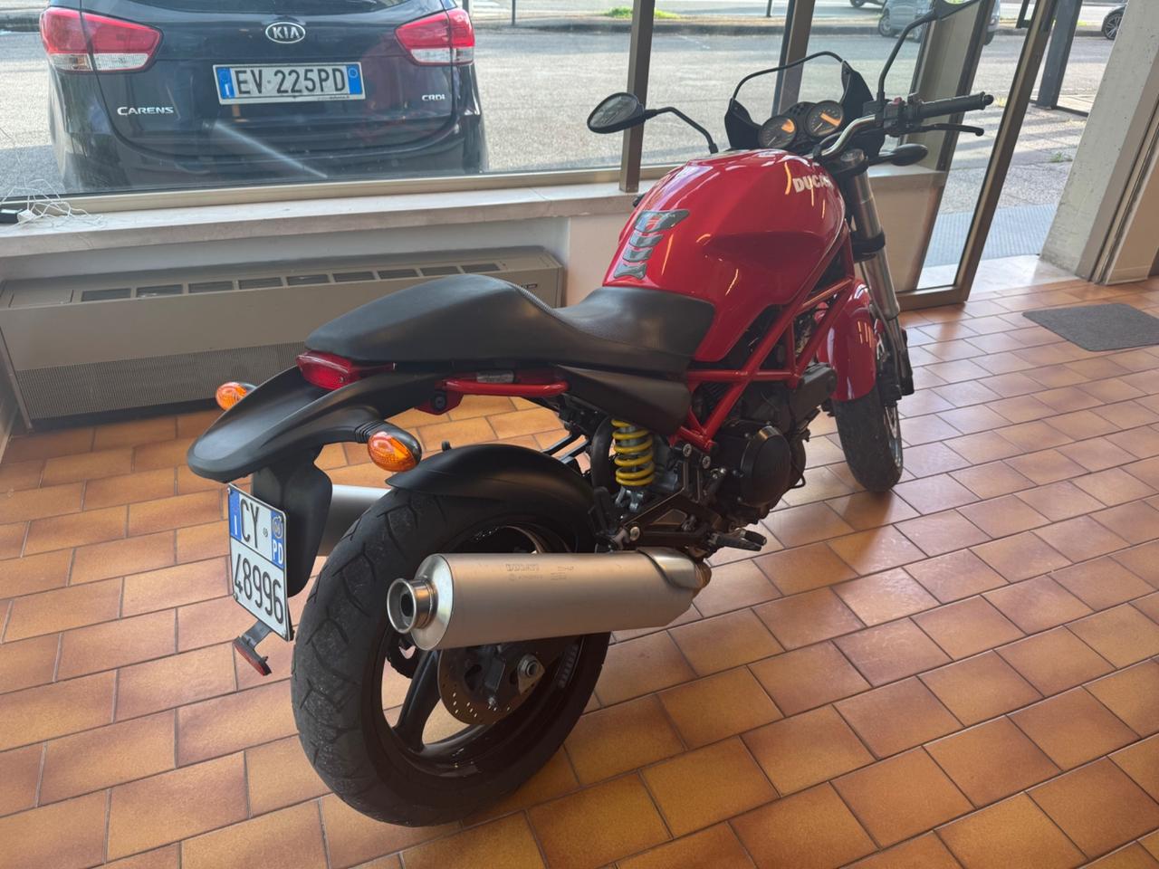 Ducati Monster 695