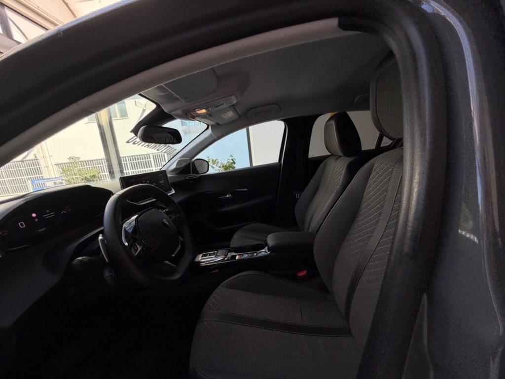 Peugeot 208 Hybrid 110 e-DCS6 Allure da €199,00 mensili