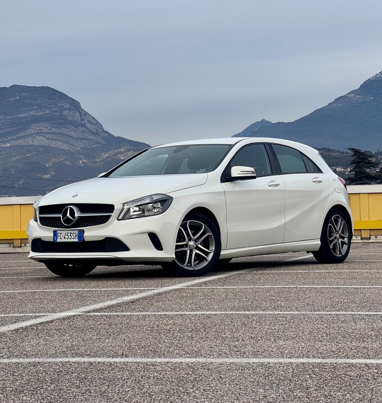 Mercedes-benz A 180 Premium SOLO 84.000km