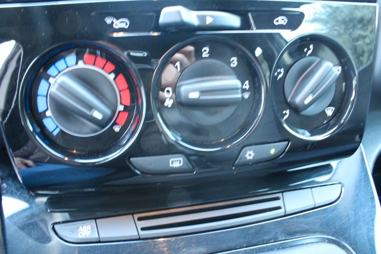 Lancia Ypsilon 1.0 FireFly 5 porte S&S Hybrid Gold Plus