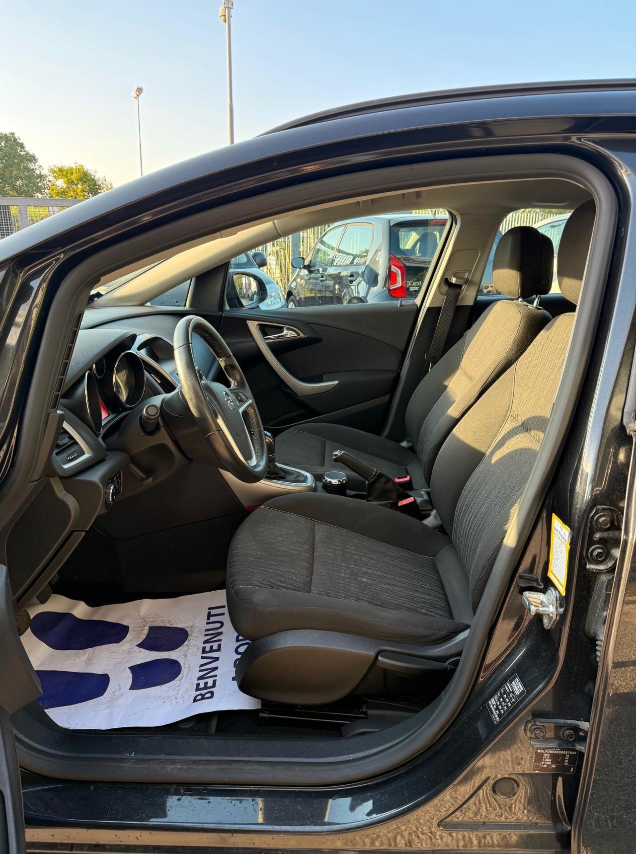 Opel Astra 1.4 100CV 5 porte Cosmo