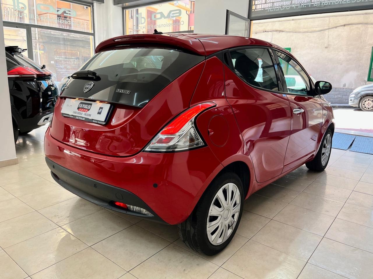 Lancia Ypsilon 1.0 HYBRID Silver KM. 51.900 - 2022