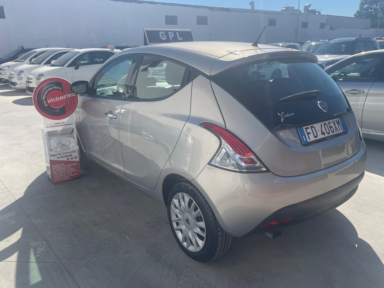 Lancia Ypsilon 1.2 69 CV 5 porte GPL Ecochic Silver