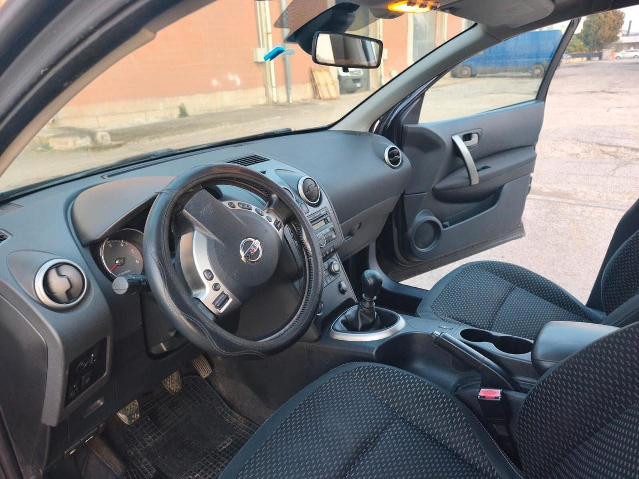 Nissan Qashqai 2009---1.5 Diesel 7 Posti