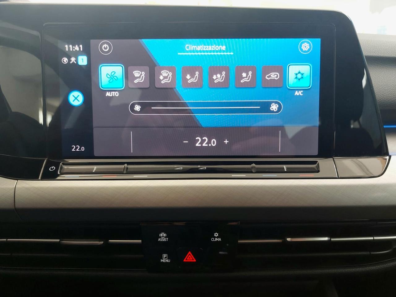 VOLKSWAGEN Golf 1.0 eTSI EVO DSG Life - 2023