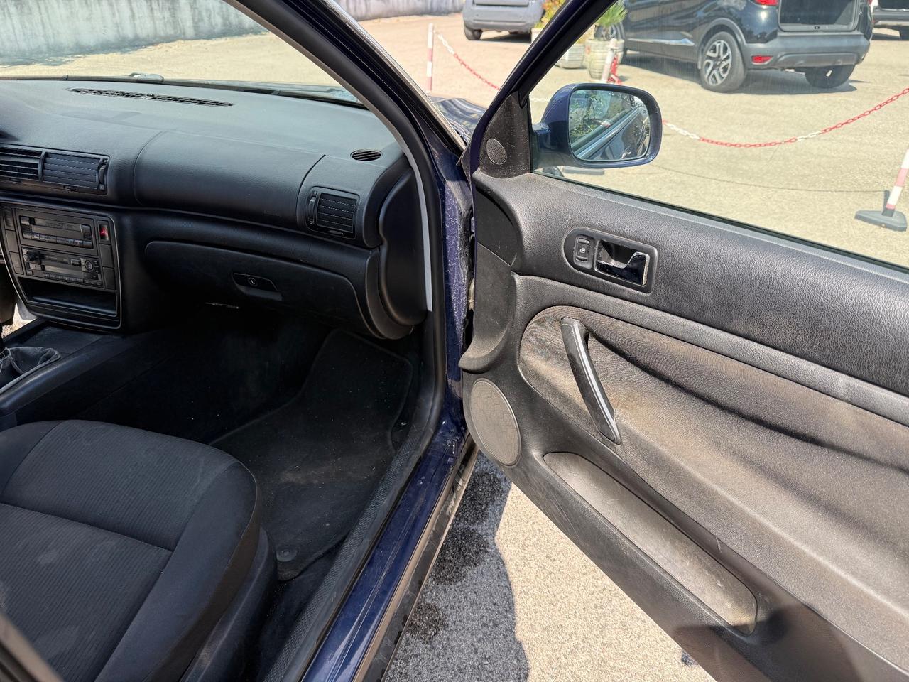 Volkswagen Passat 1.9 TDI/130 CV cat Var. T.line