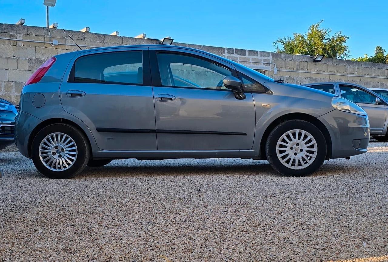 Fiat Grande Punto 1.2 5 porte desing Giugiaro