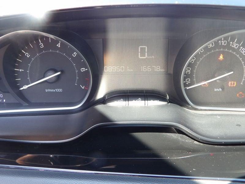 Peugeot 208 Signature PureTech 82cv S/S