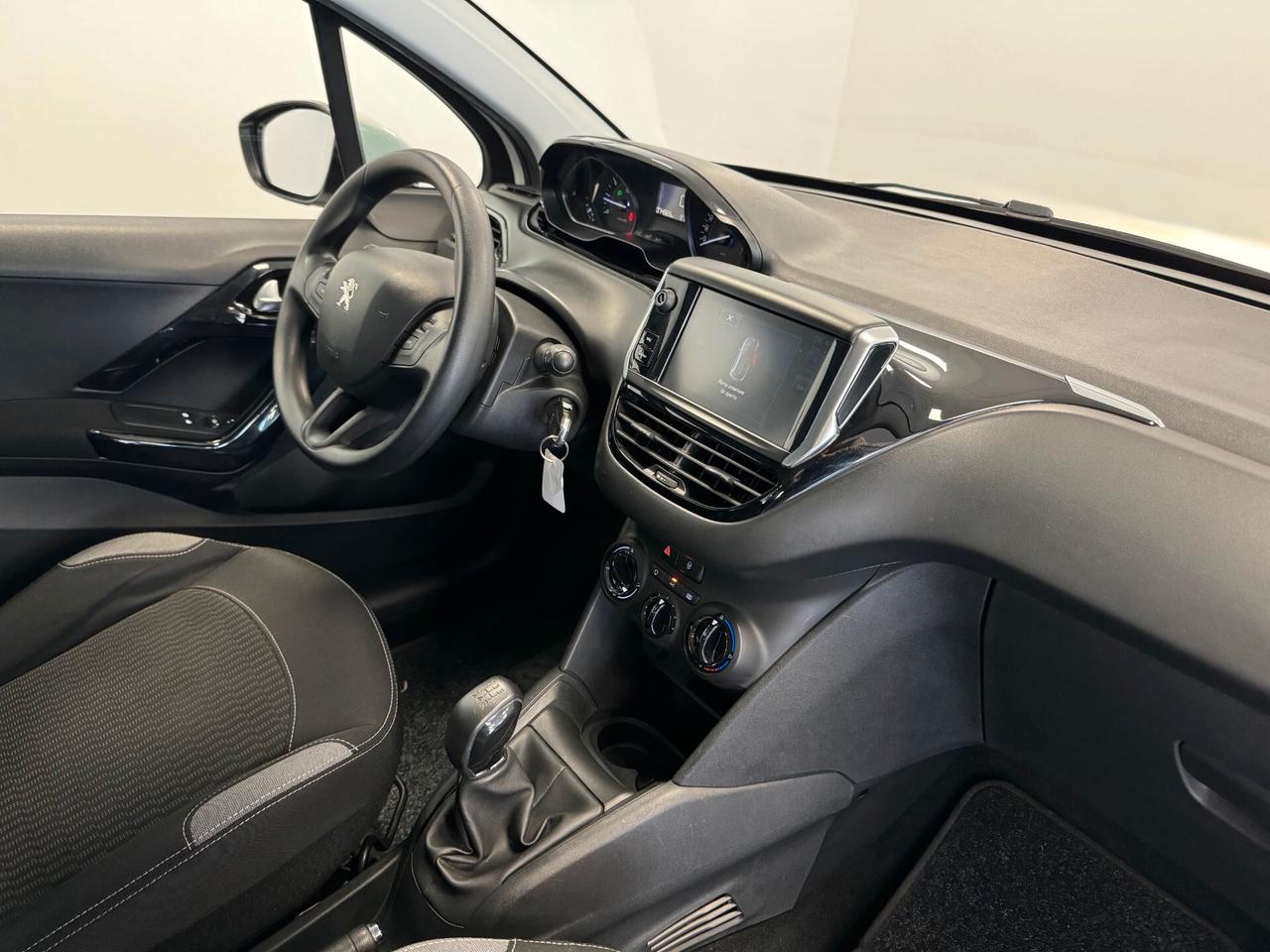 Peugeot 208 PureTech 82 5 porte Active NEOPATENTATI UNIPROP.