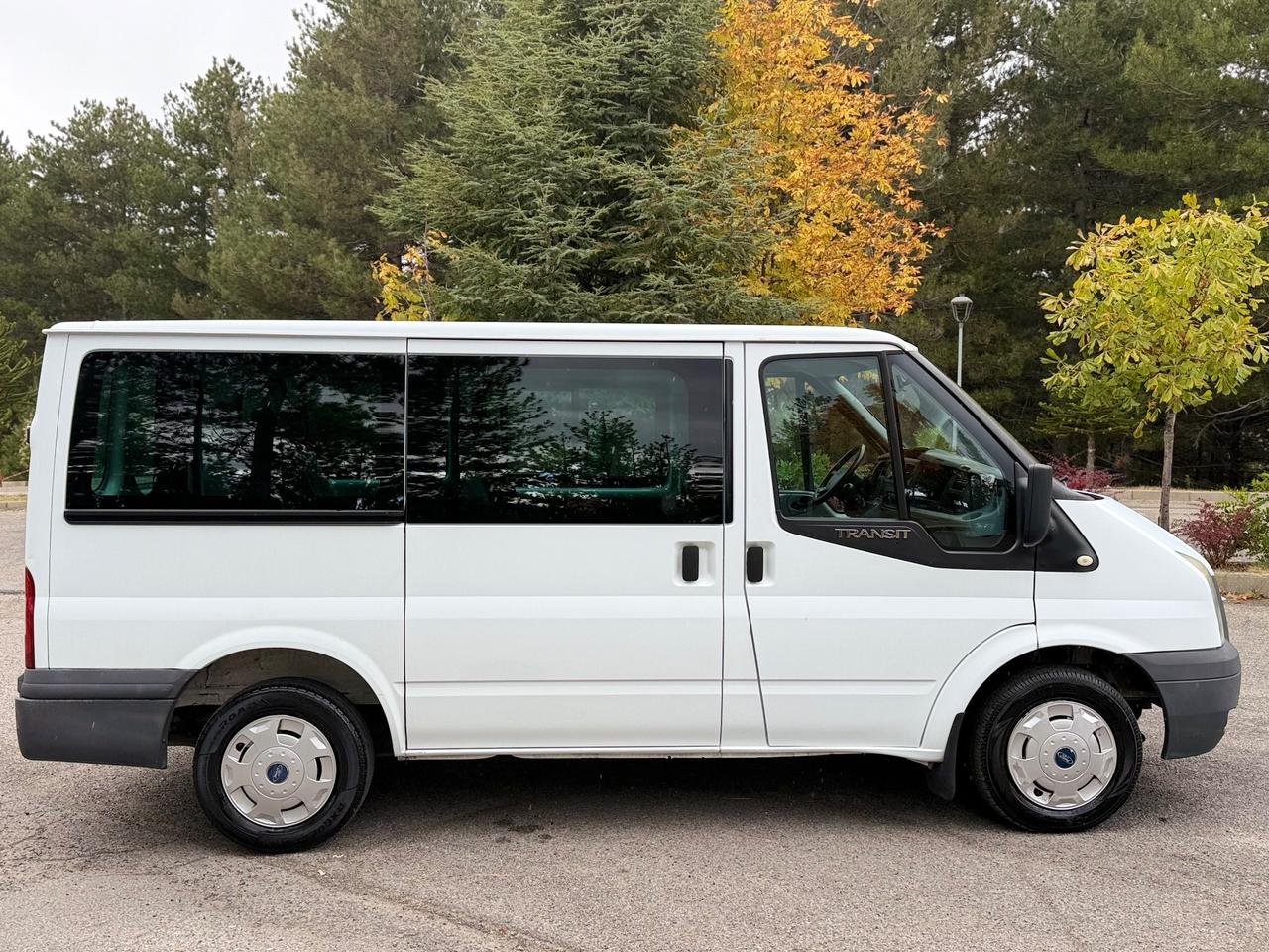 Ford transit 9 posti