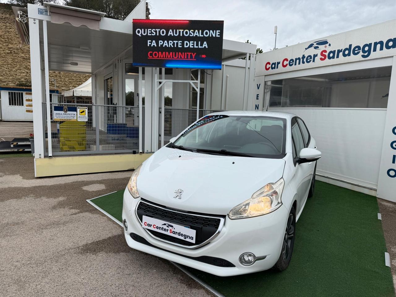 Peugeot 208 1.4 HDi 68 CV 5 porte Allure