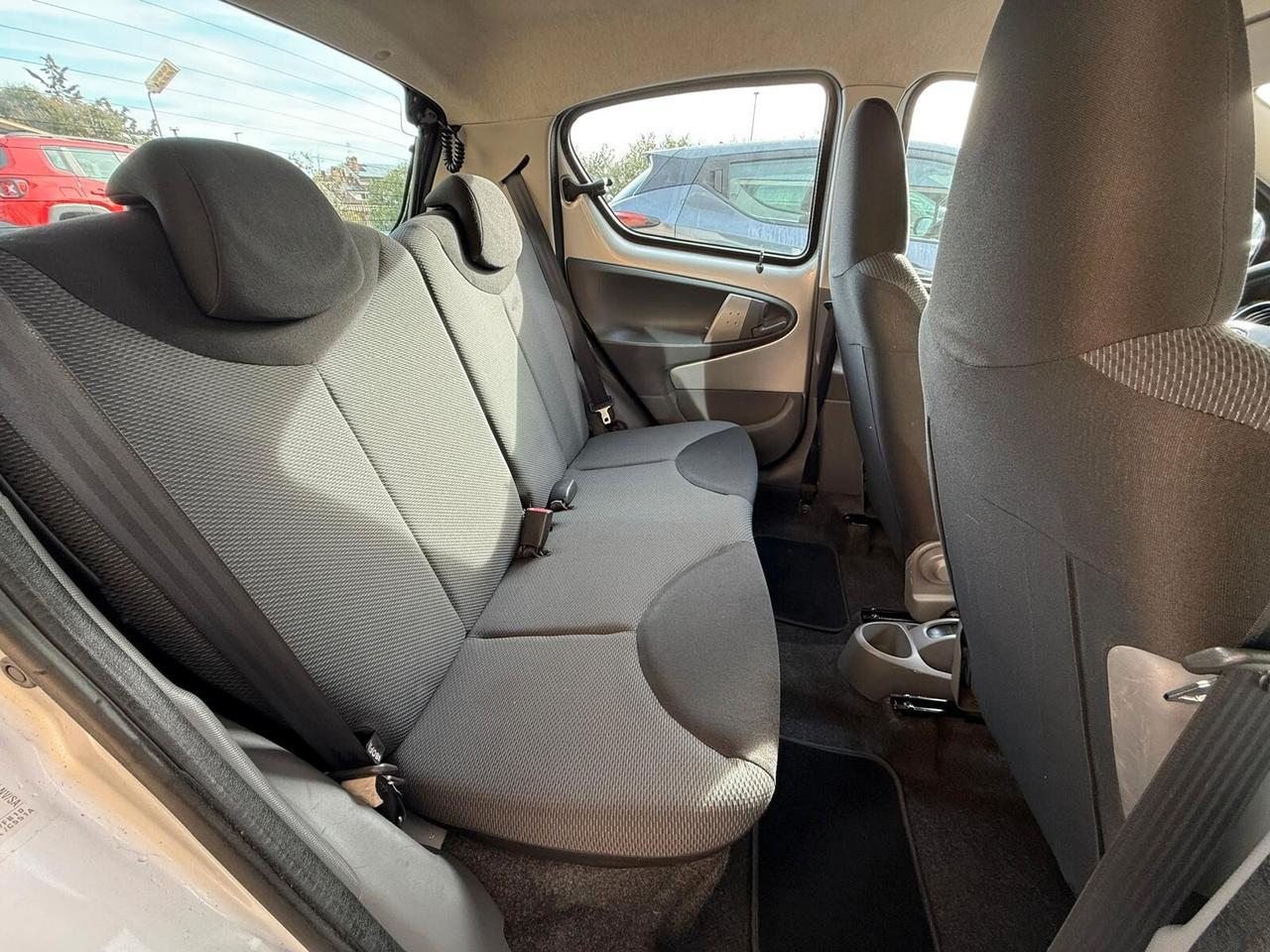 Toyota Aygo 1.0 12V VVT-i 5 porte Sol - AUTOMATICA