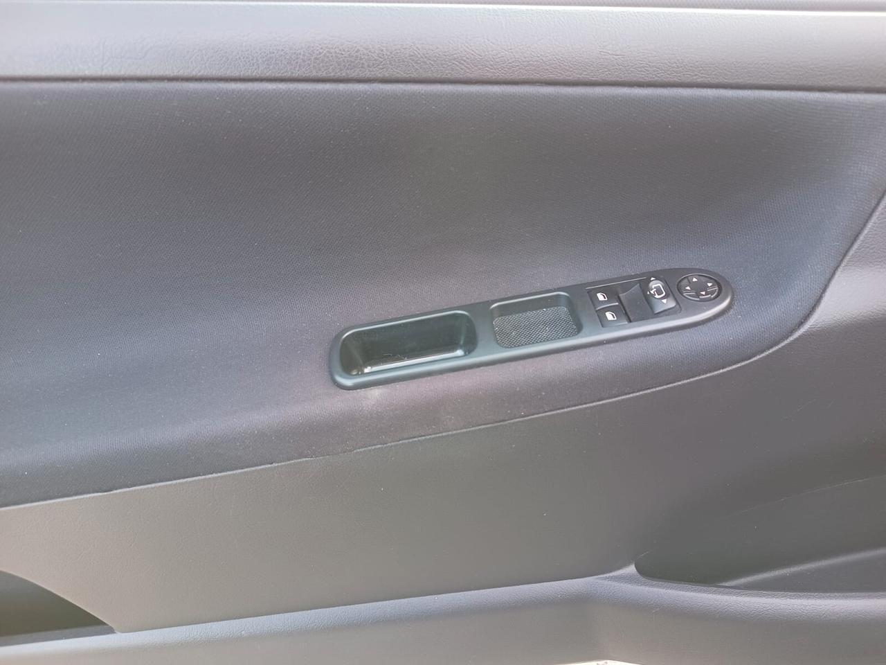 Peugeot 207 CC CambioAut.61900Km