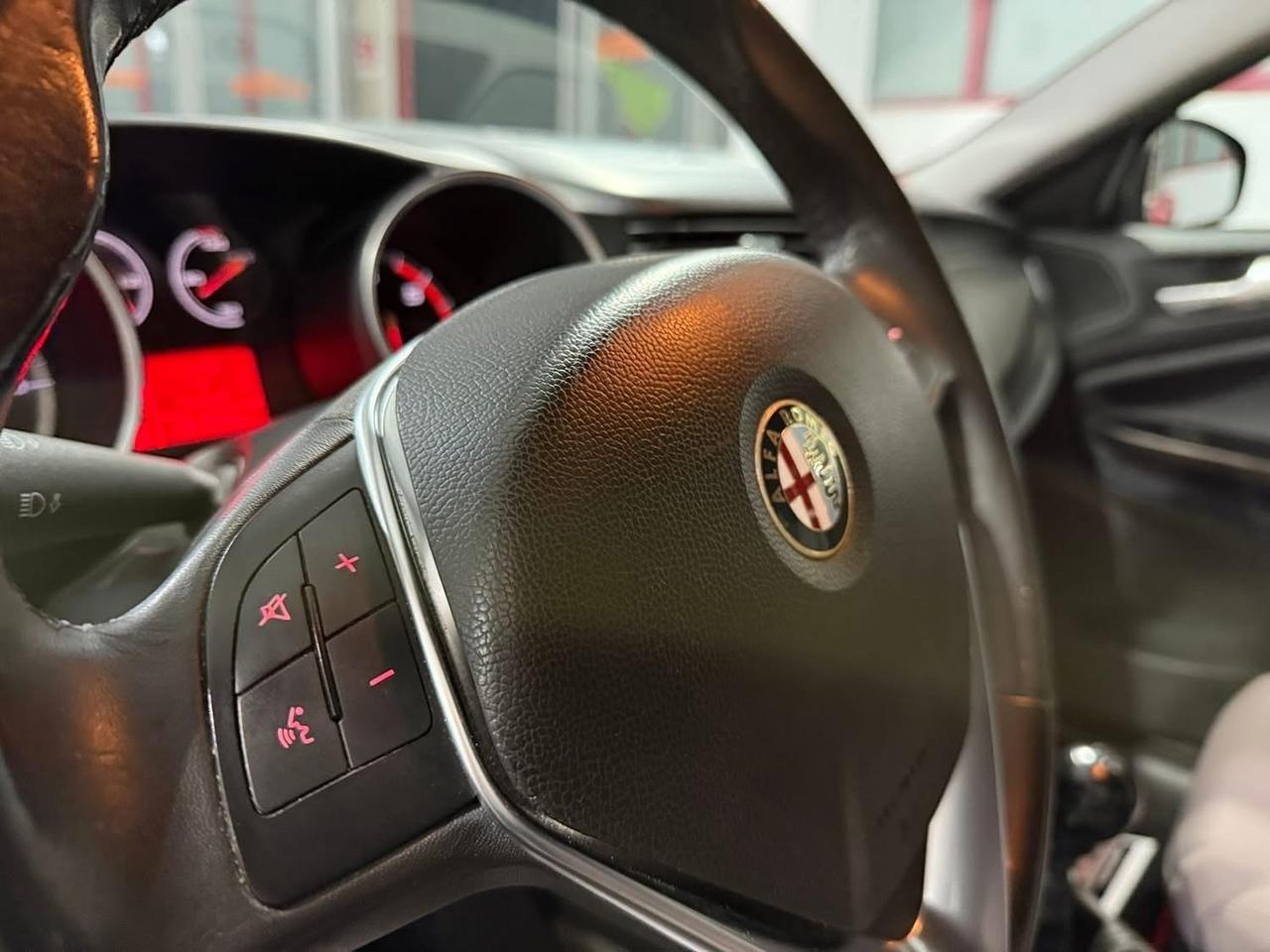 Alfa Romeo Giulietta 1.6 Mjt 105cv Distinctive 2015
