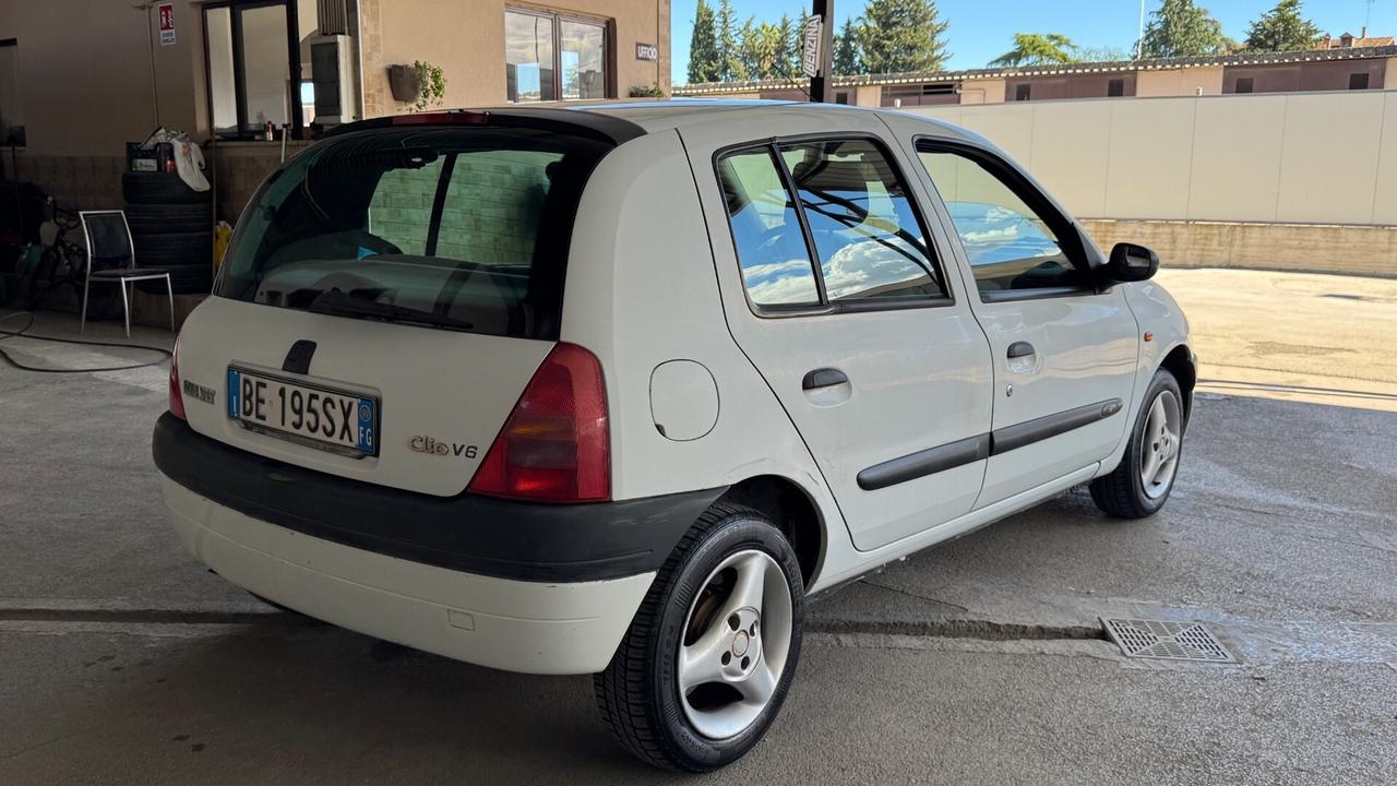 Renault Clio 1.2 cat 5 porte RT-1999
