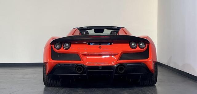 FERRARI F8 Spider "SPEDIZIONE SU RICHIESTA IN TUTTO IL MONDO"