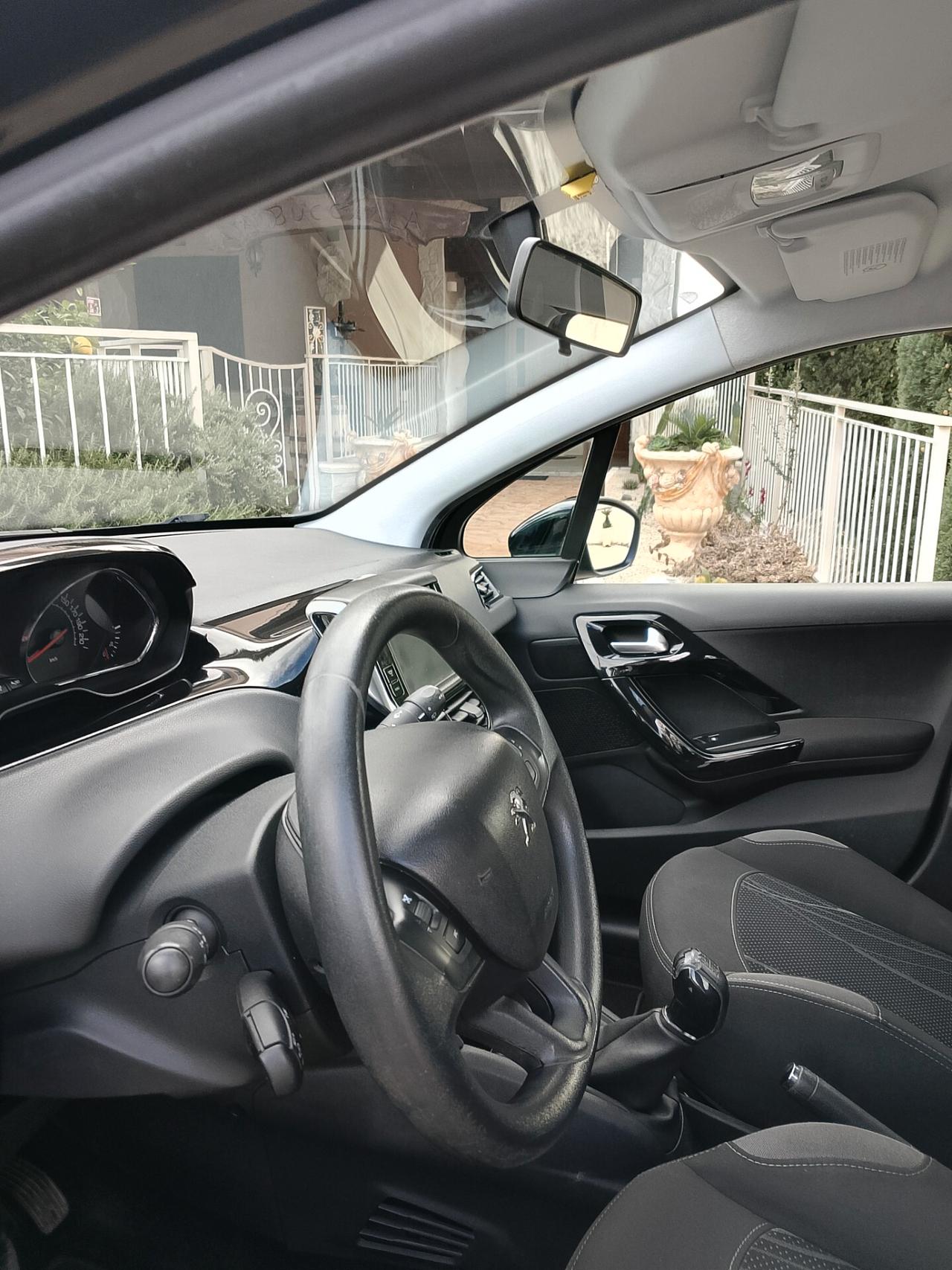 Peugeot 208 1.2 VTi 82 CV 5 porte Allure