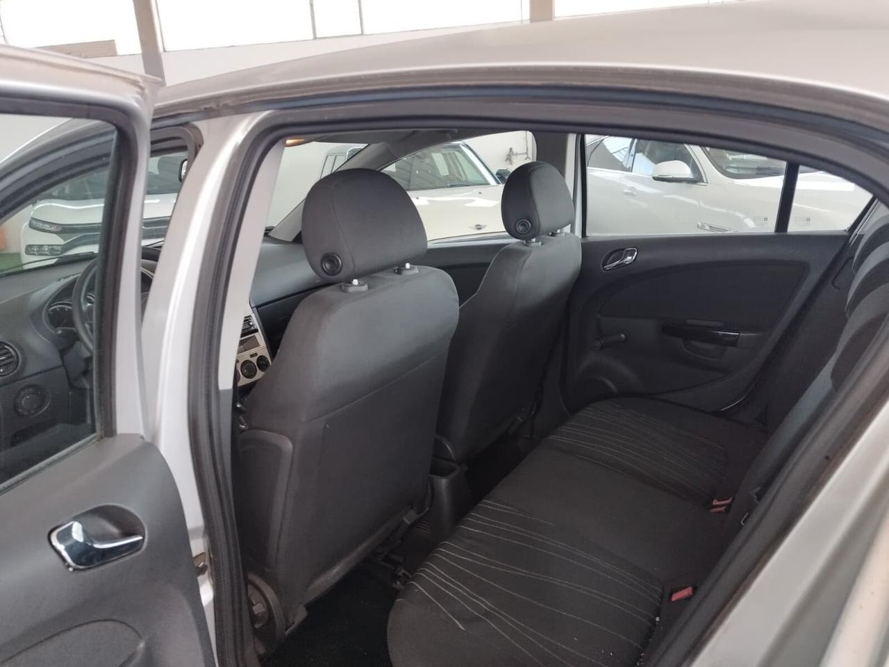 Opel Corsa 1.2 5 porte Cosmo