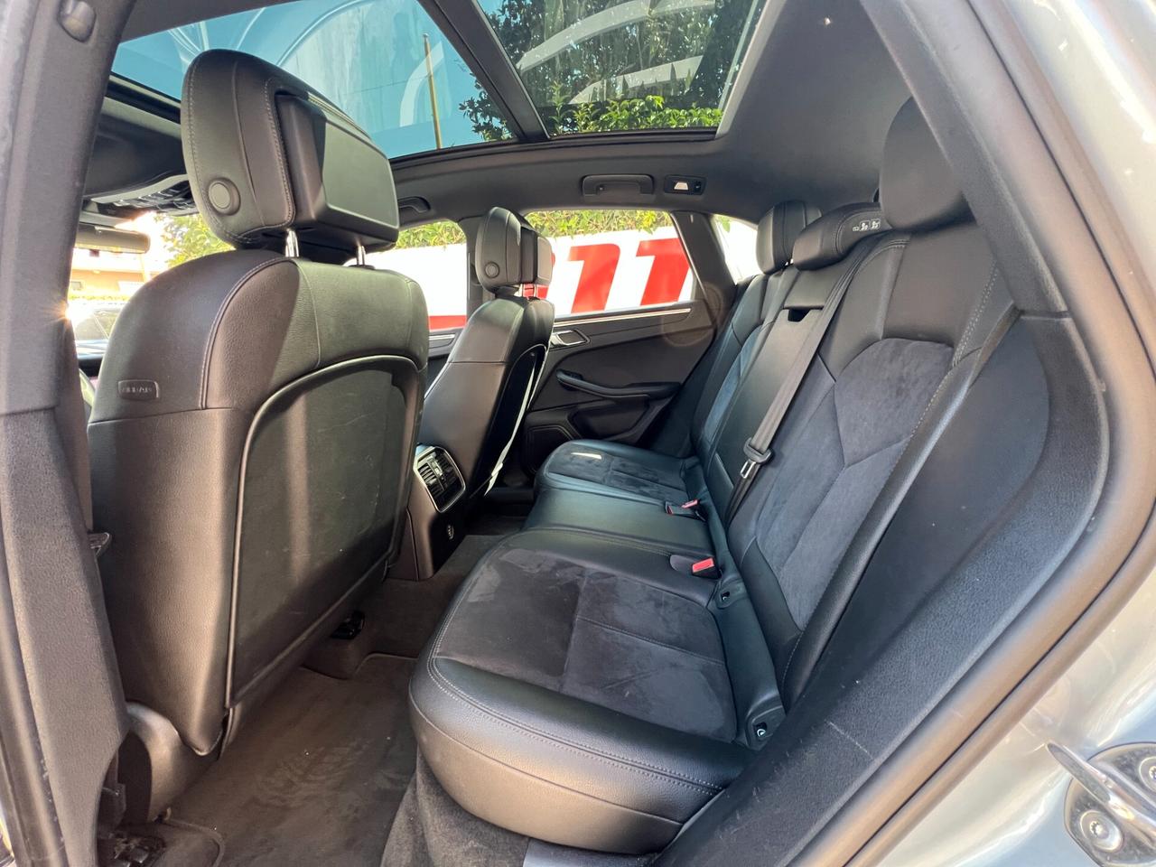 Porsche Macan 2.0 245cv Tetto PASM 111 Controlli Porsche Service Porsche