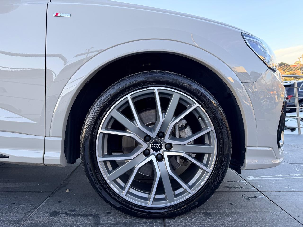 Audi Q3 SPB 40 TDI quattro 200cv S tronic line edition gesso