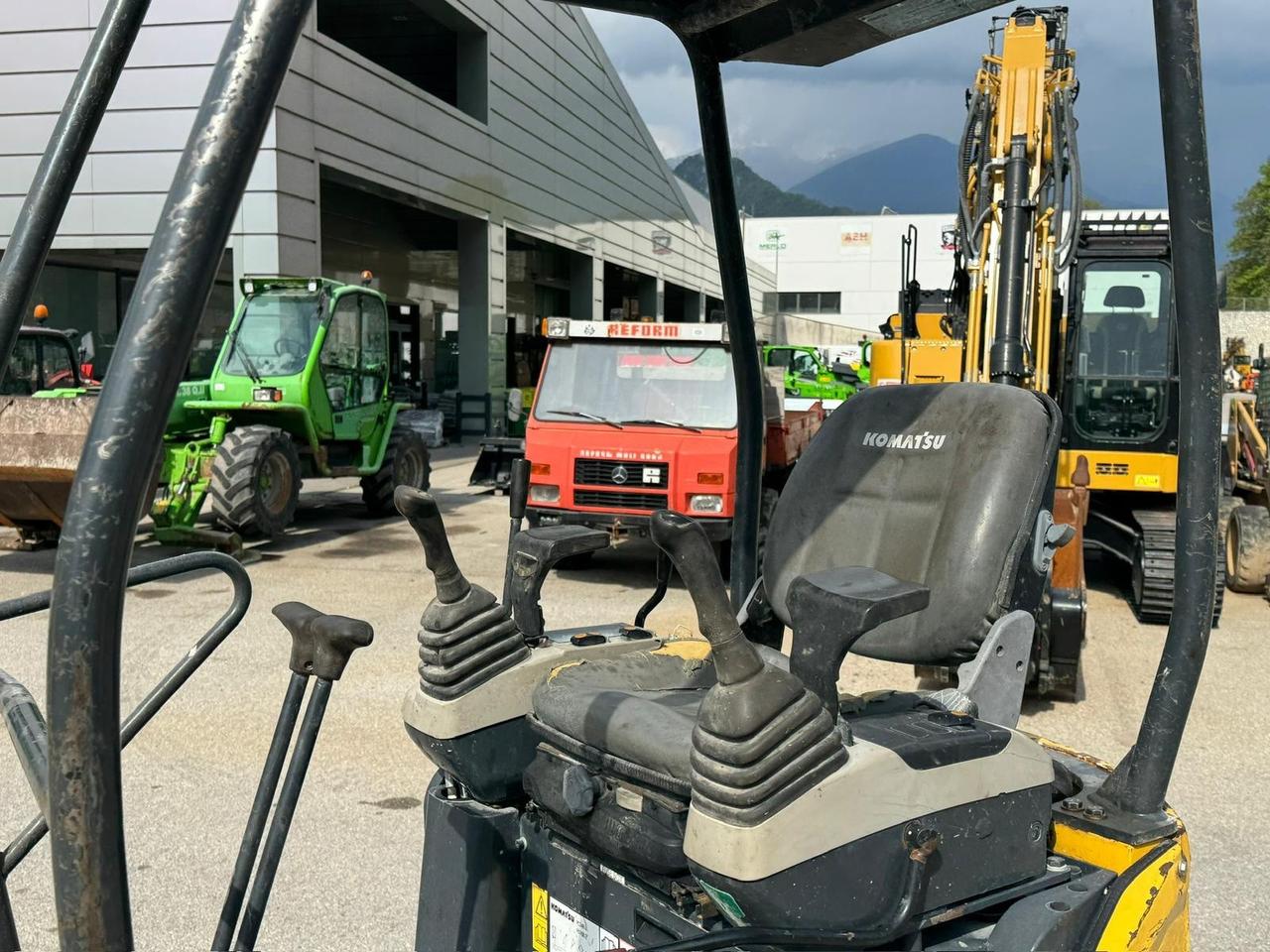 Miniescavatore Komatsu PC 16