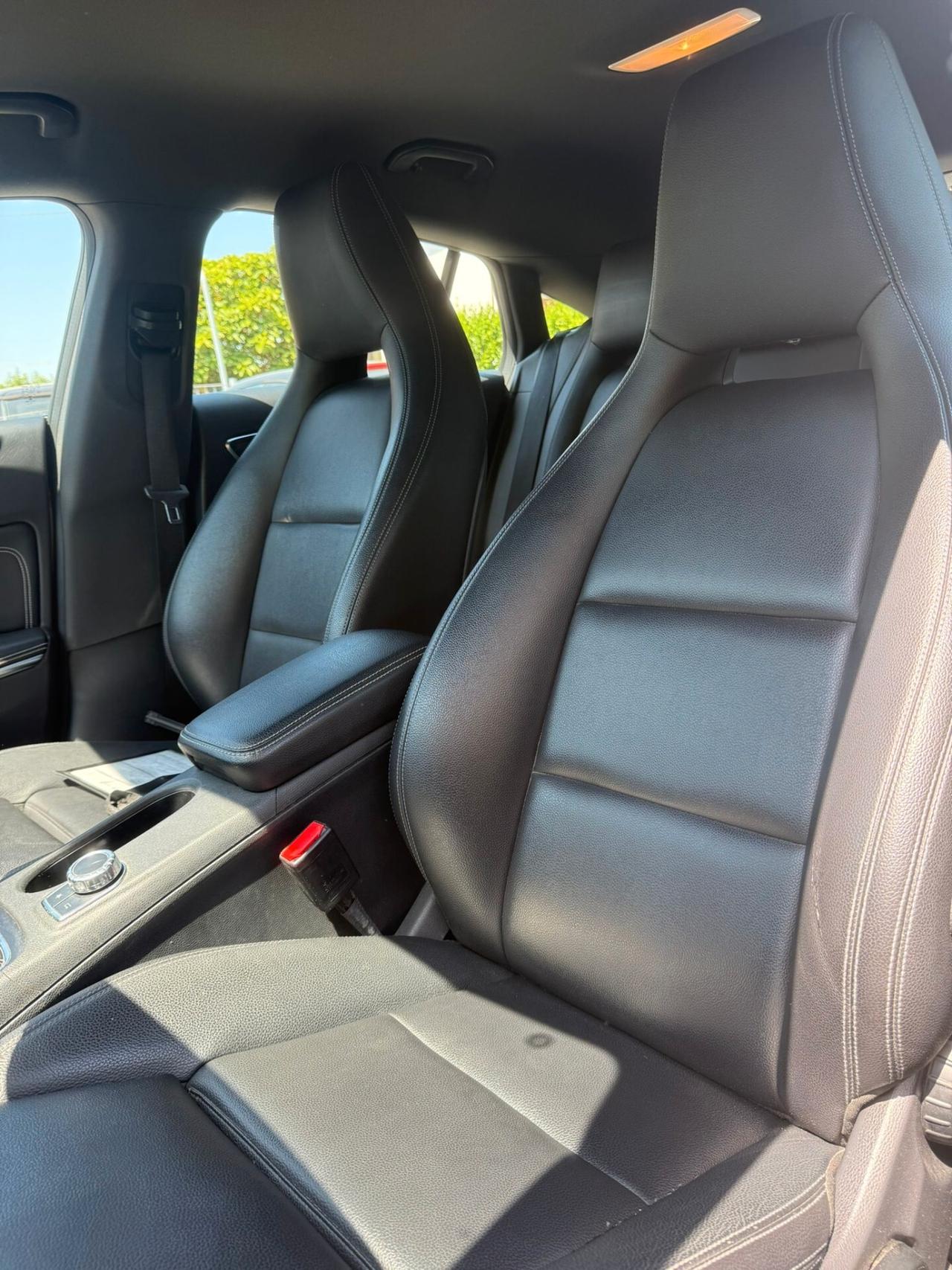 Mercedes-benz CLA 180 d Premium