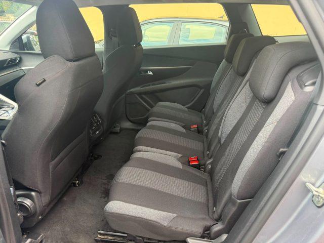 PEUGEOT 5008 BlueHDi 130 S&S EAT8 Active Business