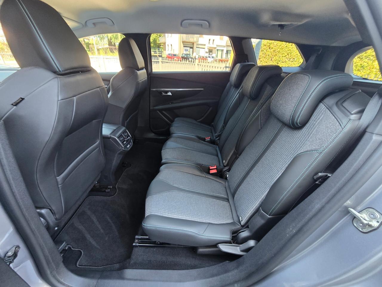 Peugeot 5008 1.5 Bluehdi 130cv EAT8 ALLURE / 7 POSTI