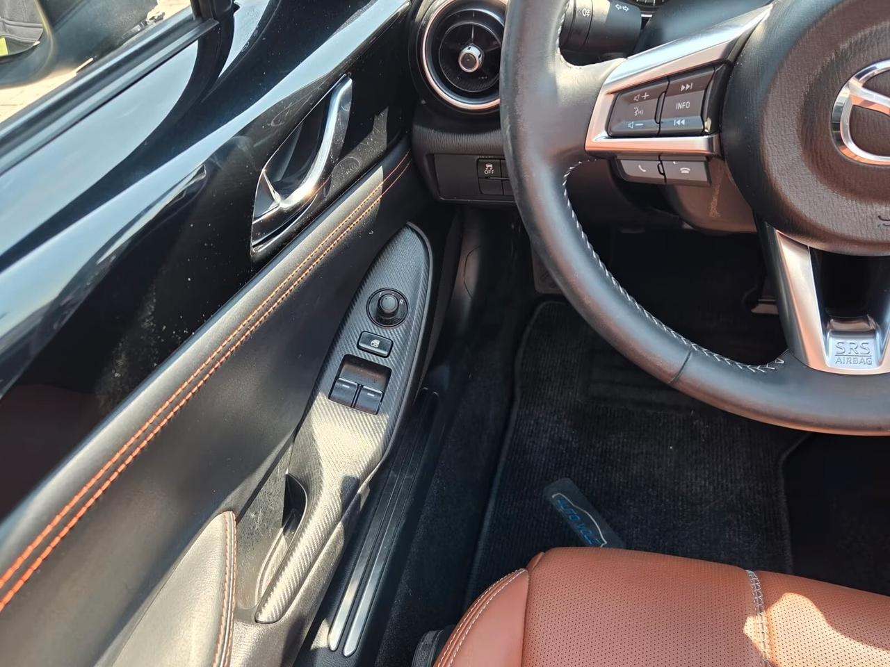 Mazda MX-5 2.0L Skyactiv-G RF Kazari
