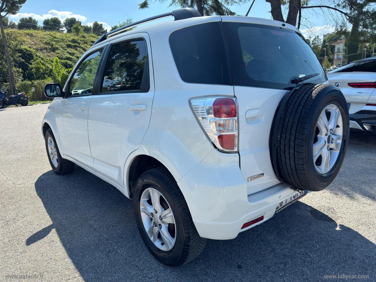 DAIHATSU Terios 1.5 2WD B You Five Think Pink