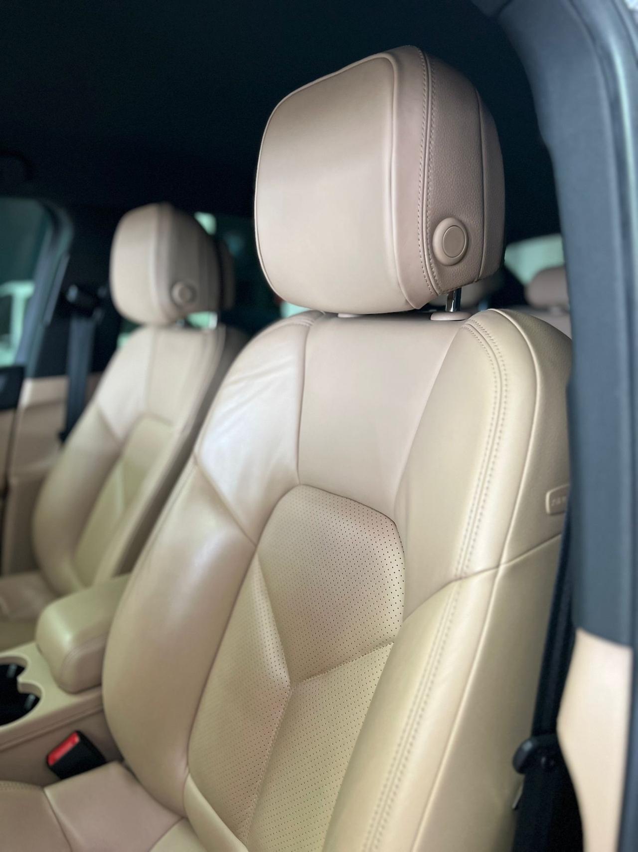 Porsche Macan 2.0 Iva esposta