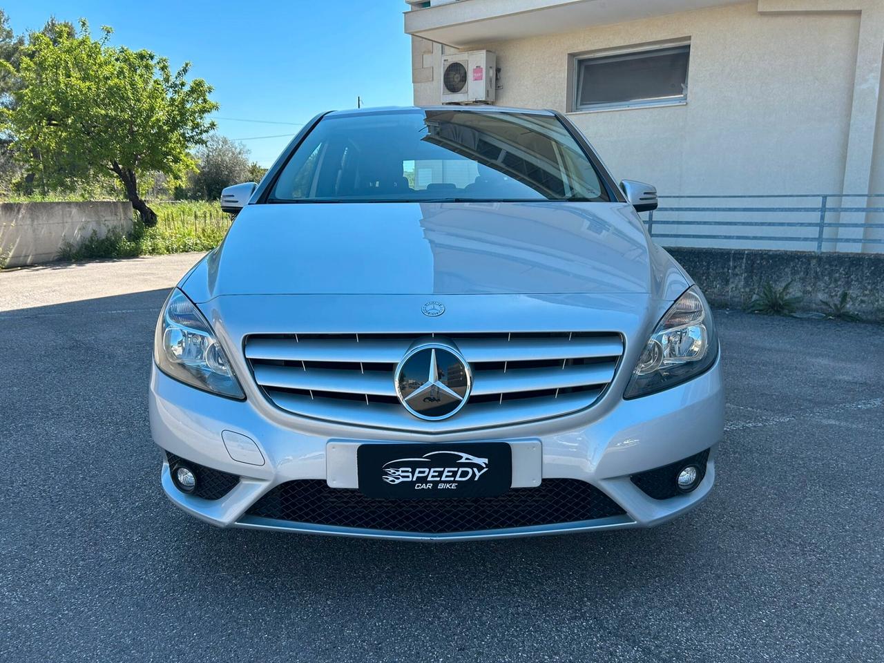 Mercedes-benz B 180 2012