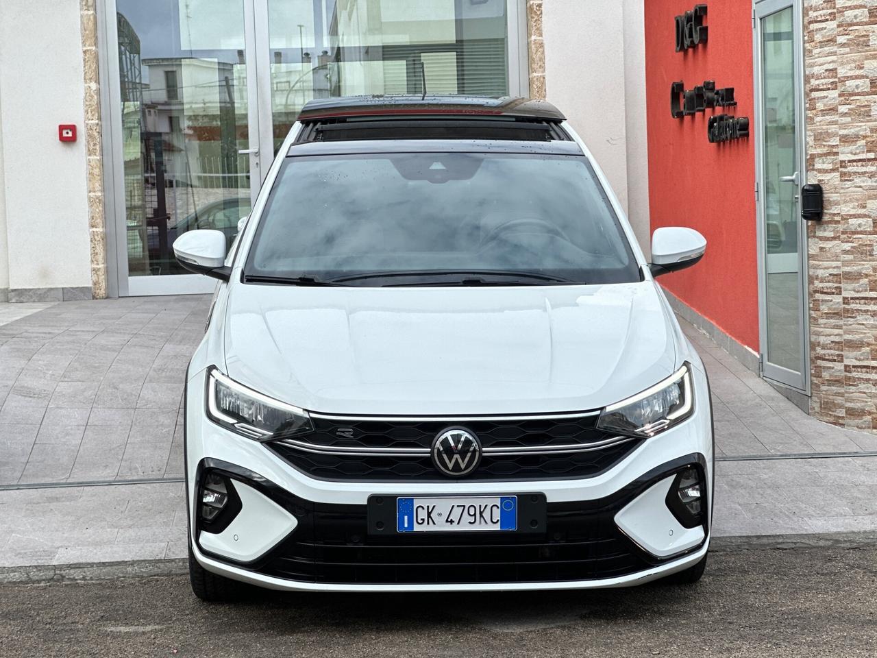 Volkswagen Taigo 1.0 TSI 110 CV R-Line- 10/2022 TETTO/LED