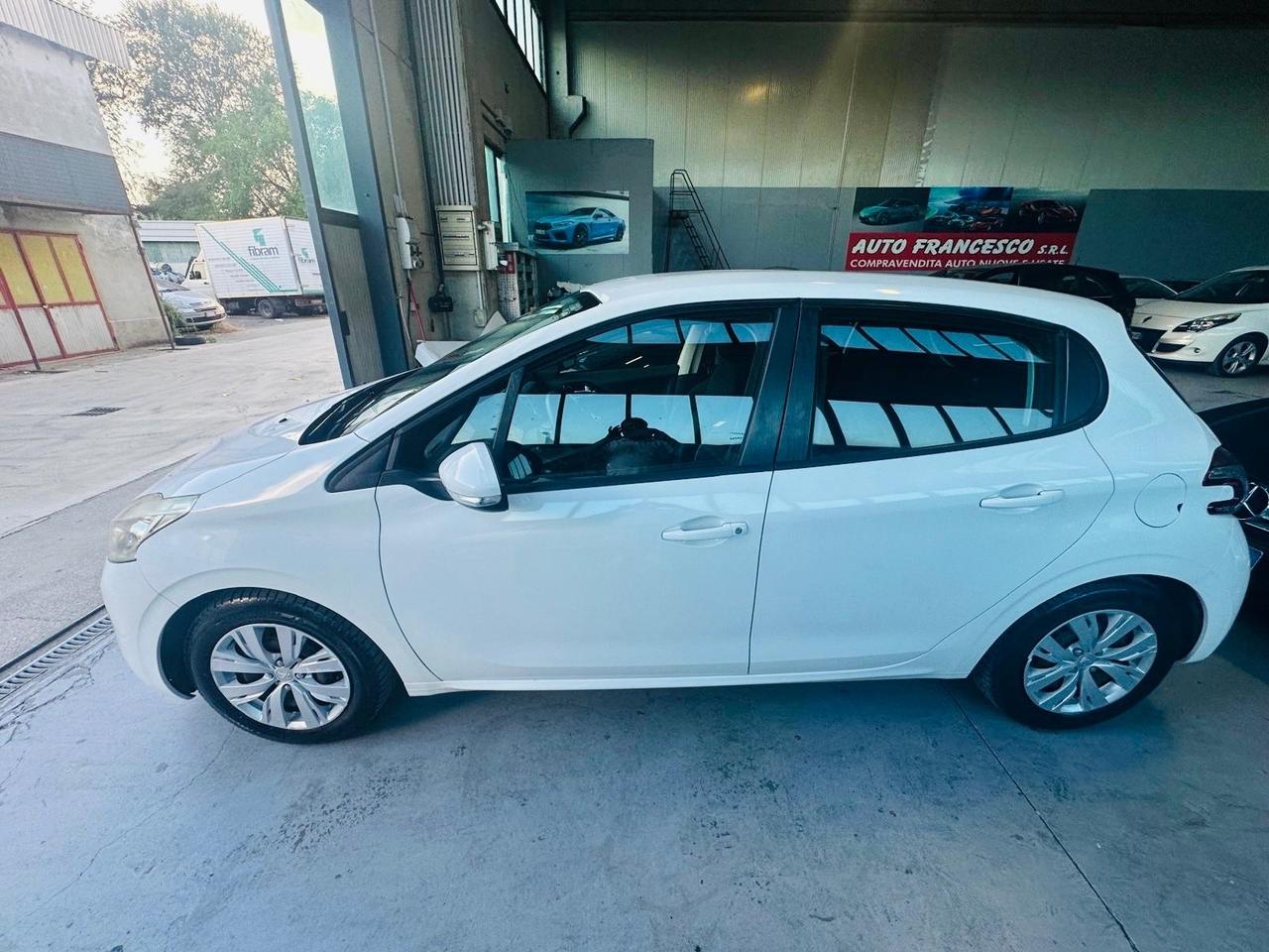 Peugeot 208 1.2 VTi 82 CV 5 porte Active benzina e gpl