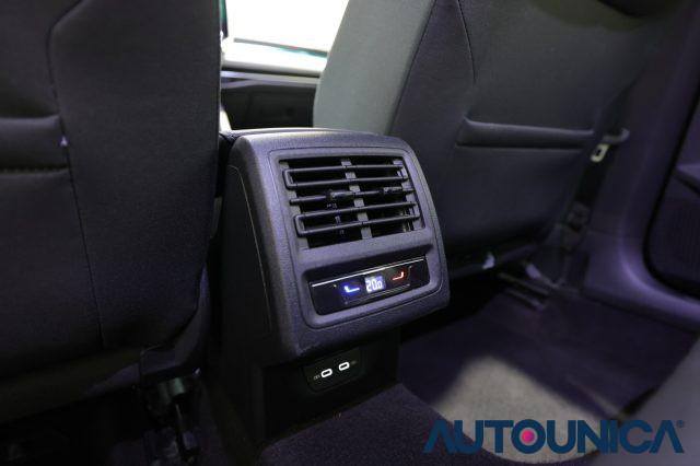 VOLKSWAGEN Golf 2.0 TDI 115 CV SCR LIFE FARI LED