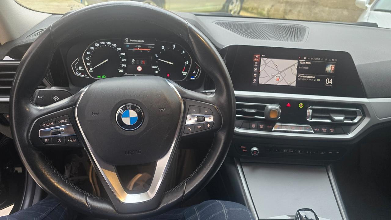 Bmw 320d xDrive Touring Business Advantage 4x4