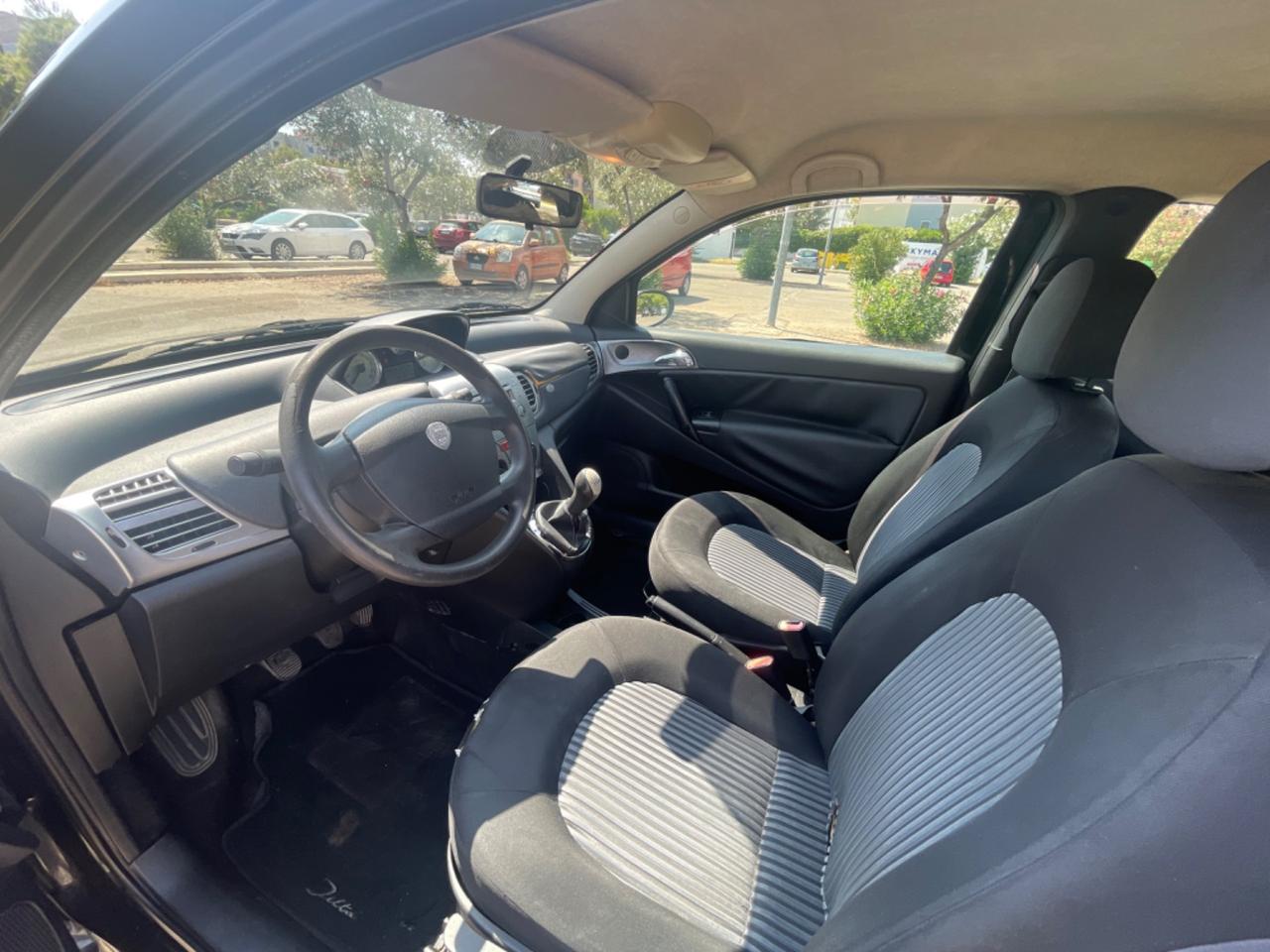 Lancia Ypsilon 1.3 MJT 90 CV Oro Giallo