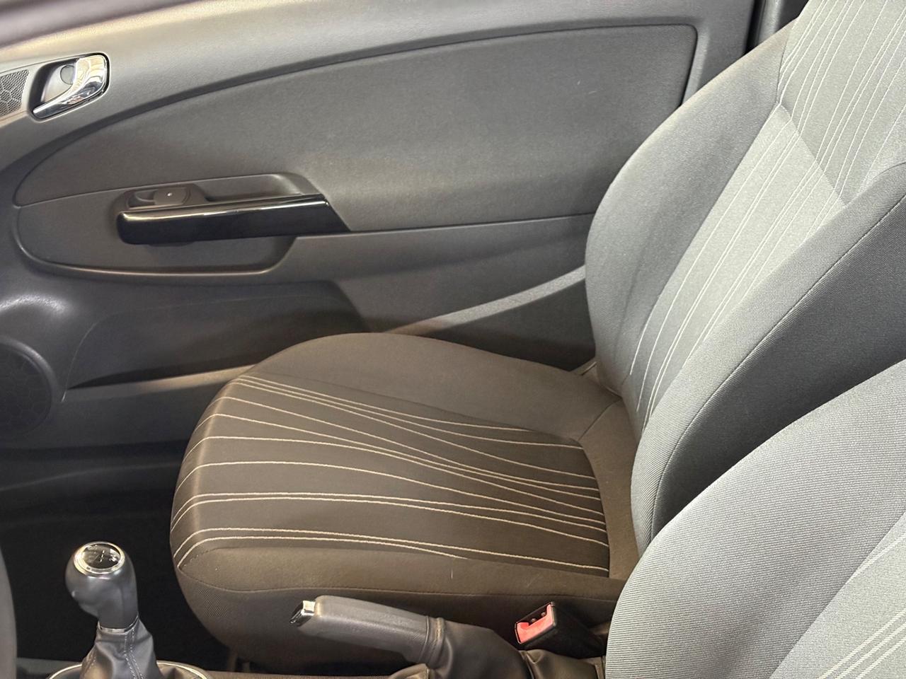 Opel Corsa 1.2 3 porte Sport